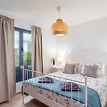 فيلة Rubi Mar *